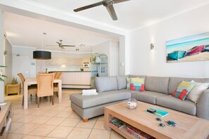 Individually decorated, individually furnished, soundproofing - Trinity Waters (Trinity Beach)