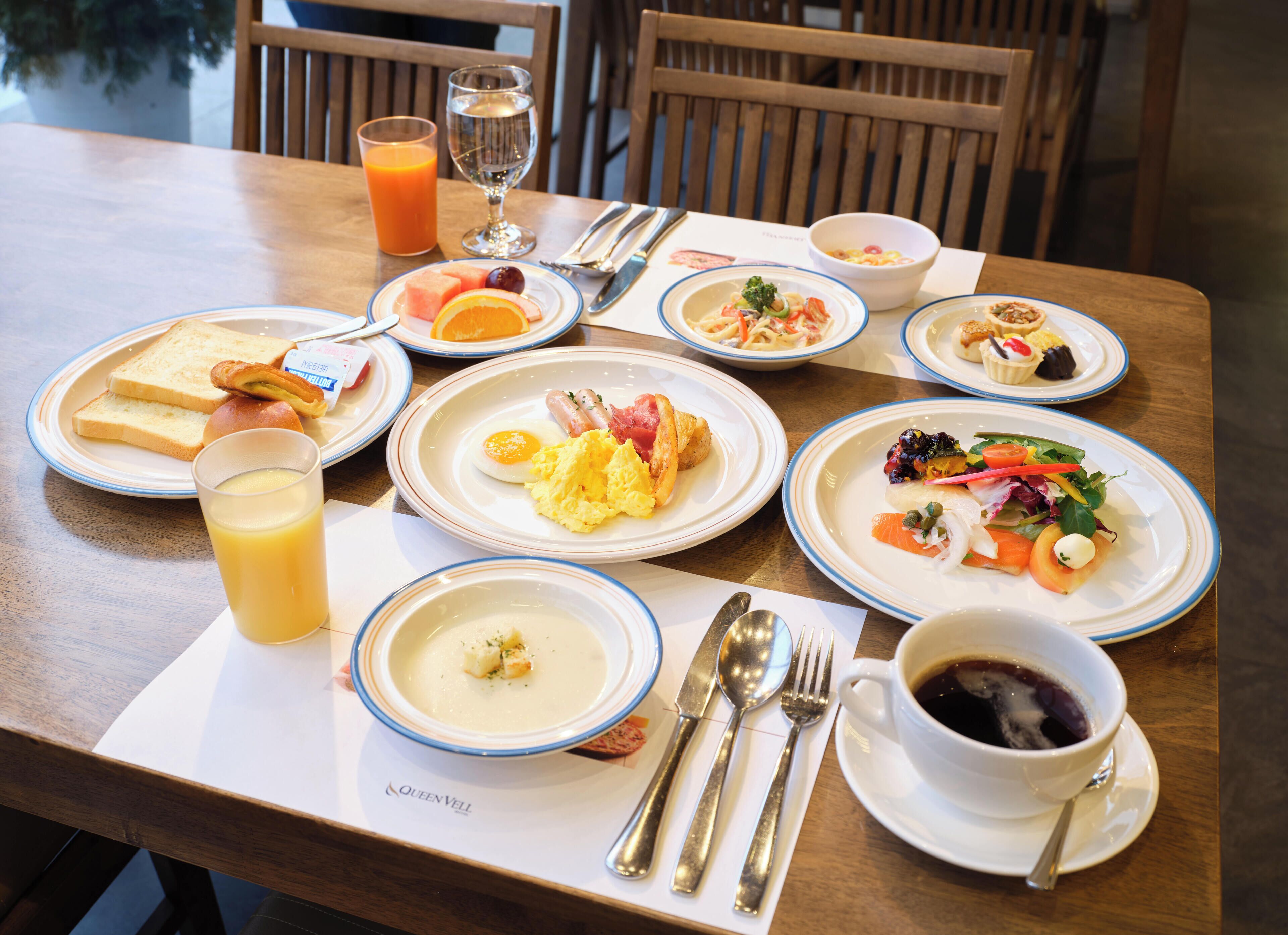 Daily buffet breakfast (KRW 15000 per person)