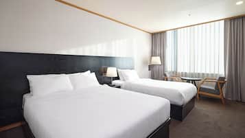 Family Twin Room | Premium bedding, down duvets, memory-foam beds, in-room safe