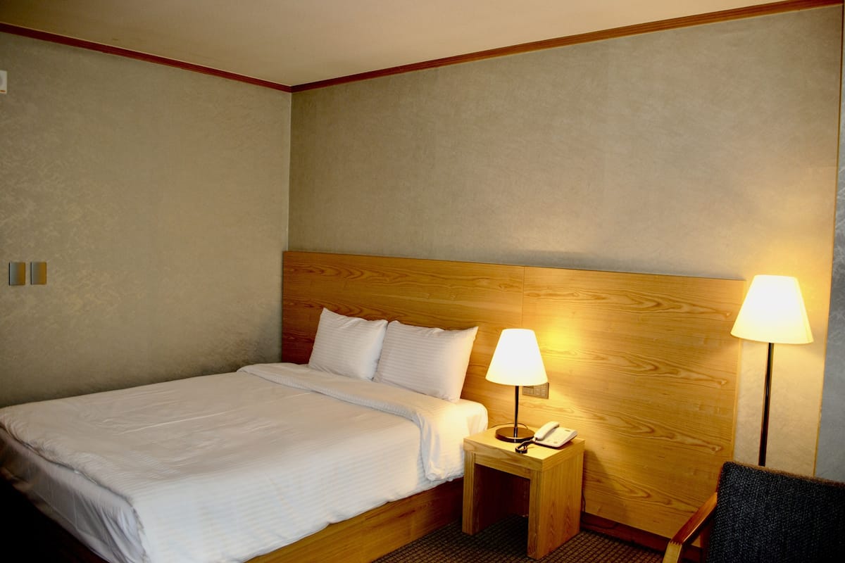 Business Double Room | Premium bedding, down duvets, memory-foam beds, in-room safe