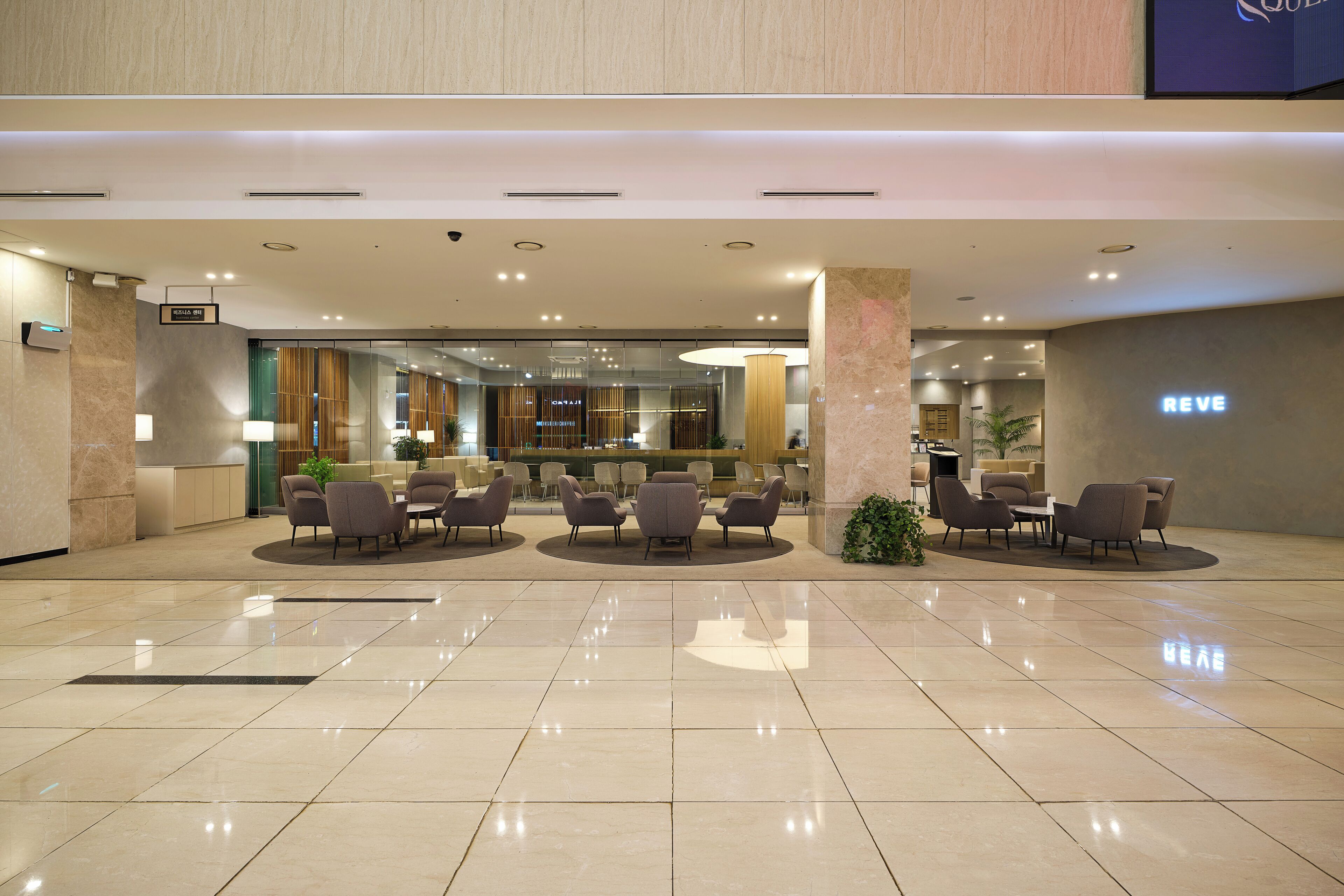 Kawasan tempat duduk lobi