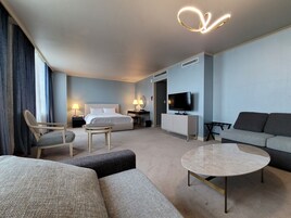 Deluxe Double Room | Room amenity