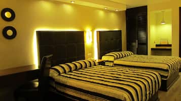 Room 2 Camas Matrimoniales | 1 bedroom, desk, iron/ironing board, free WiFi