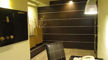 Master Suite Double Queen | 1 間睡房、書桌、熨斗/熨衫板、免費 Wi-Fi