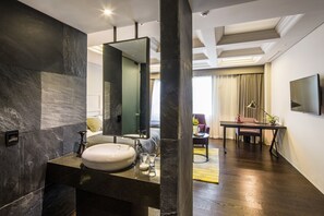 Suite Twin Room | Premium bedding, in-room safe, individually decorated