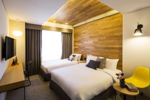 디럭스 트윈룸 | 거실 공간 | 케이블 채널 시청이 가능한 42인치 LED TV, TV, 유료 영화