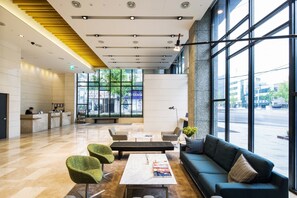 ロビー応接スペース