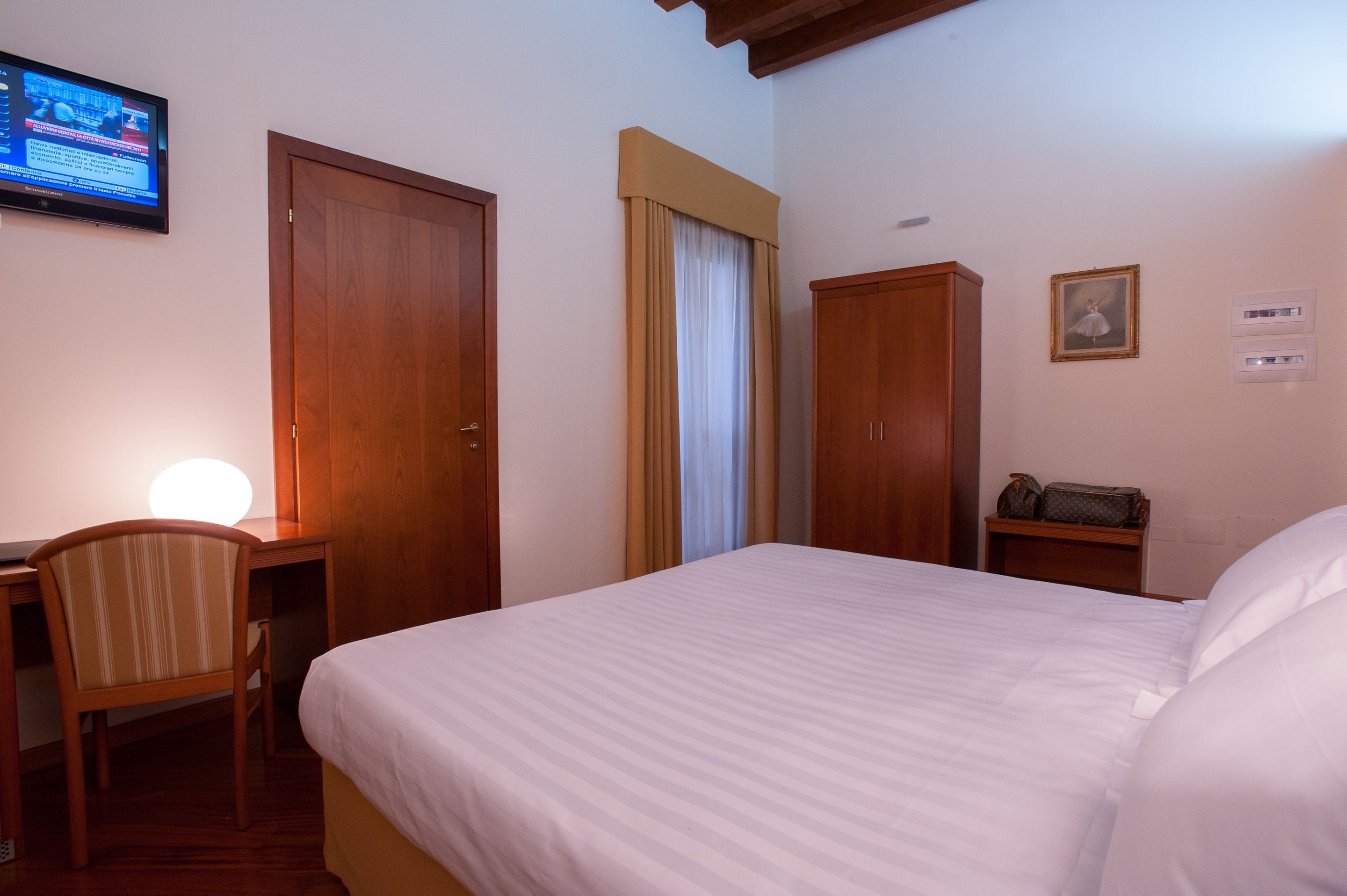 minibar, in-room safe, desk, soundproofing