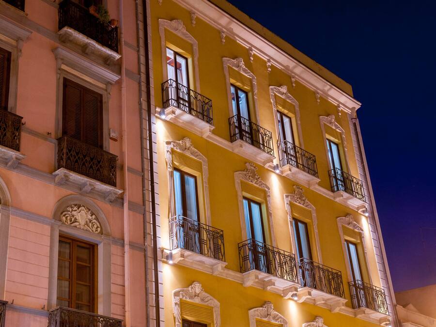 Façade de l’hébergement – soirée/nuit