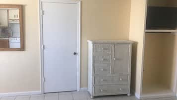 Room, 1 Double Bed with Sofa bed, Non Smoking, Kitchenette | Laptop workspace, bed sheets