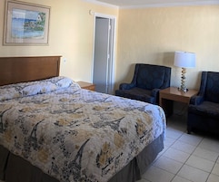 Quarto, 1 cama Queen, para não fumantes | Espaço de trabalho para notebook, roupa de cama