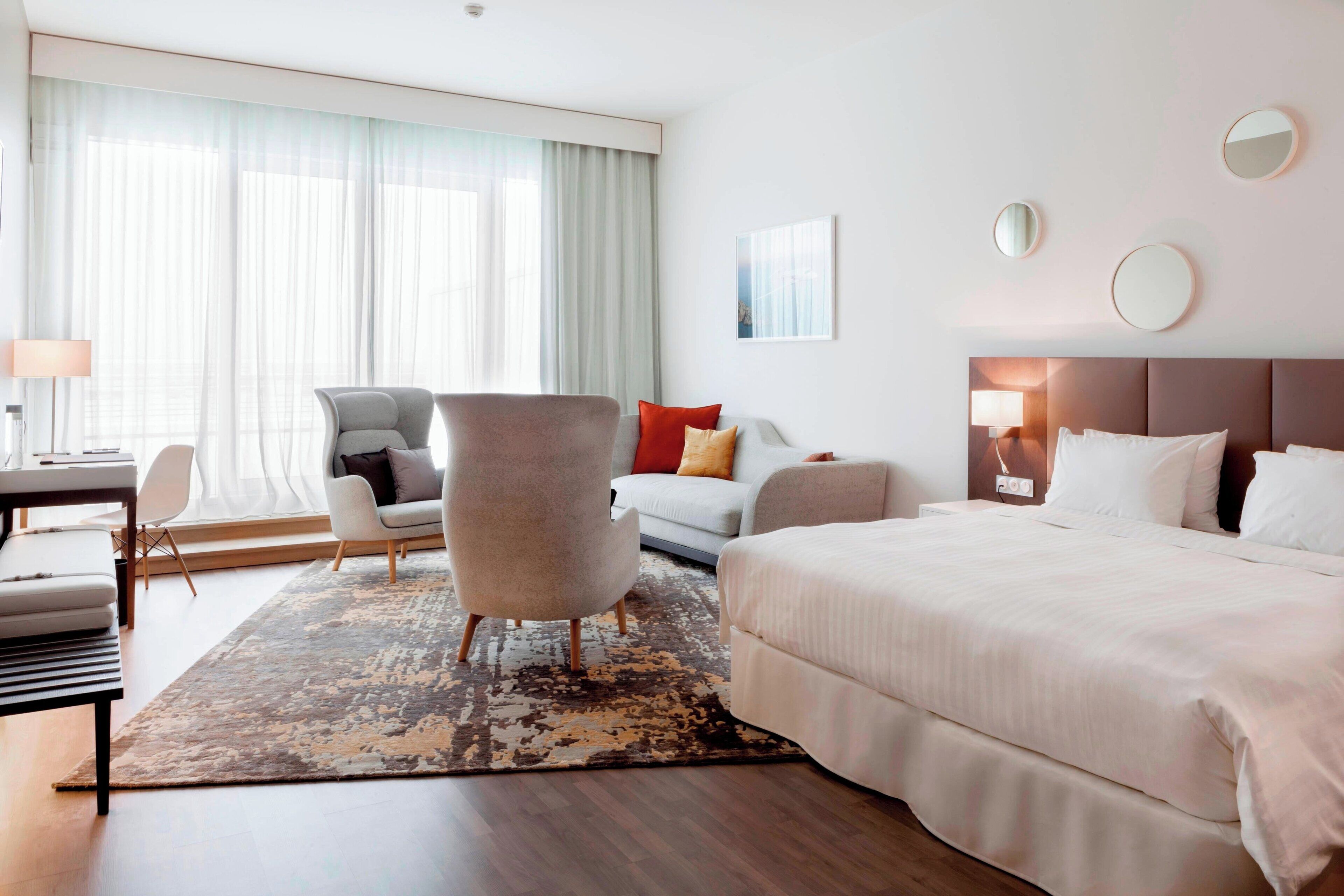 Premium bedding, minibar, in-room safe, desk