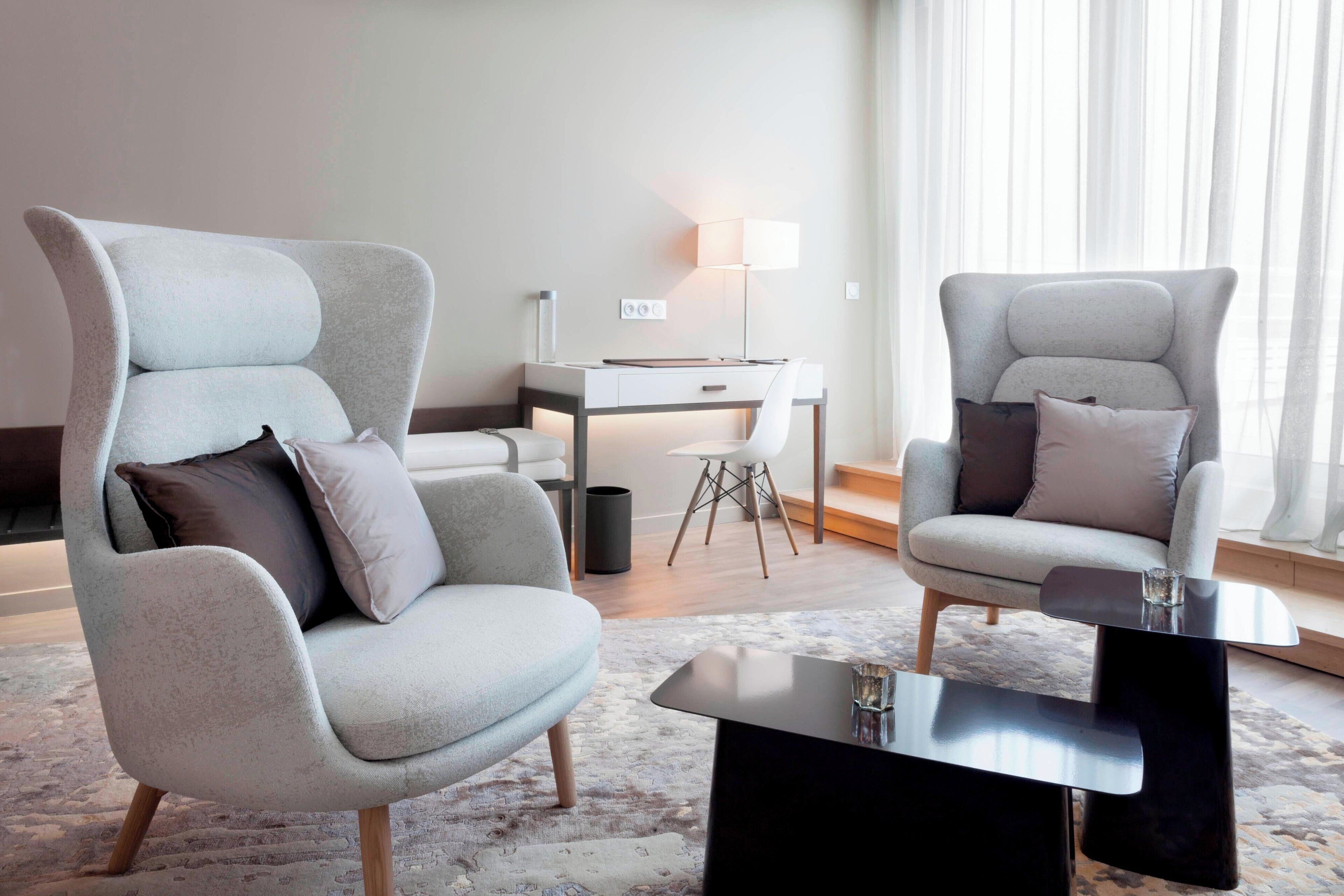 81-cm flat-screen tv with satellite channels, tv