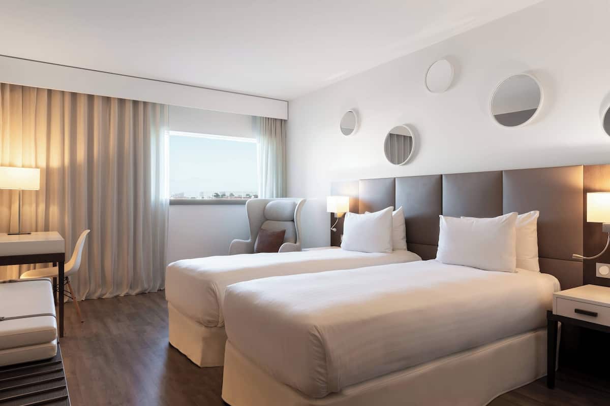 Room, 2 Single Beds, Non Smoking | Premium bedding, minibar, in-room safe, desk