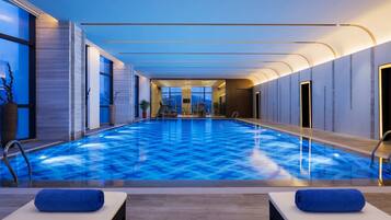 حمّام سباحة خارجي