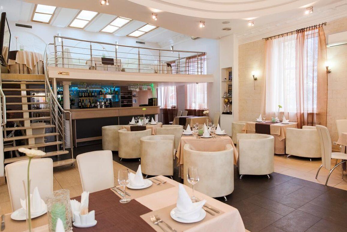 Se sirven desayunos, almuerzos y cocina del este de Europa 