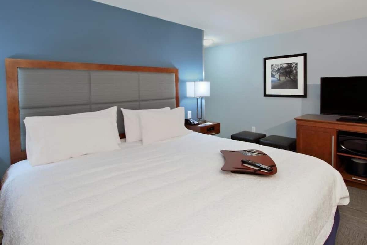 In-room safe, free WiFi, bed sheets
