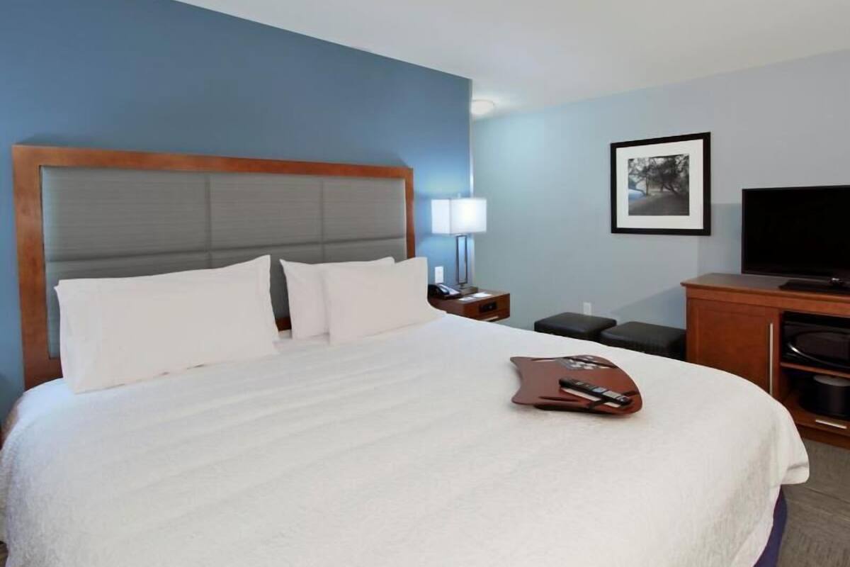 In-room safe, free WiFi, bed sheets