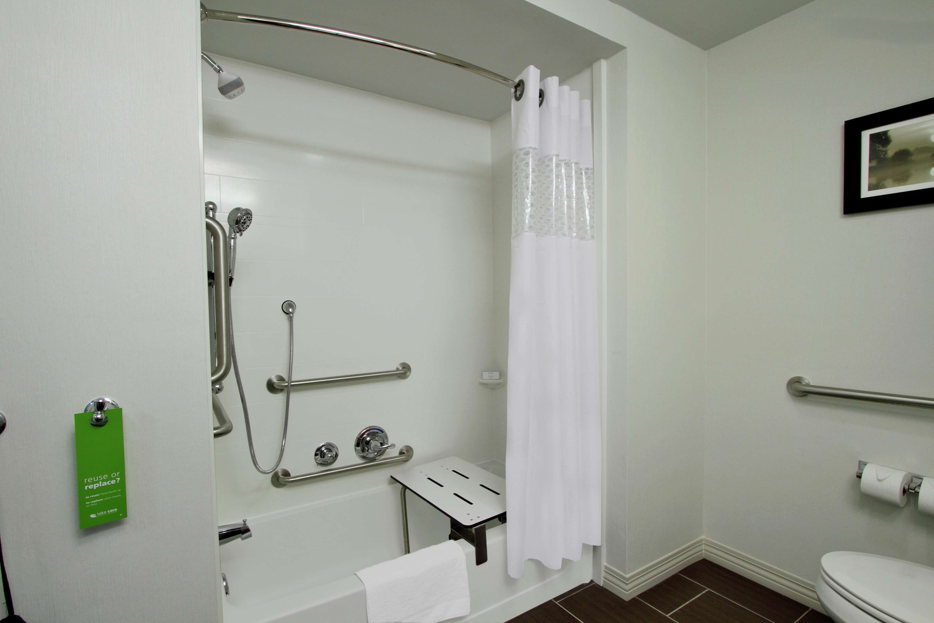 combined shower/bathtub, free toiletries, hair dryer, towels