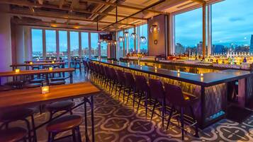 Bar (in der Unterkunft)