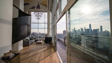 Suite (Penthouse) | Premium bedding, minibar, in-room safe, individually decorated