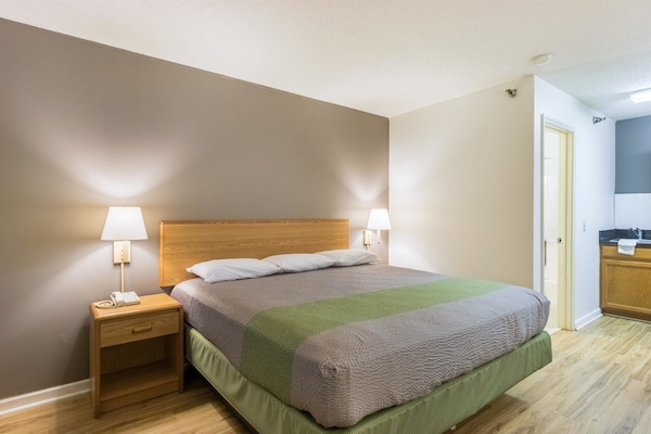 WiFi (free), bed sheets