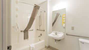 Ensemble douche/baignoire, sĂšche-cheveux, serviettes fournies