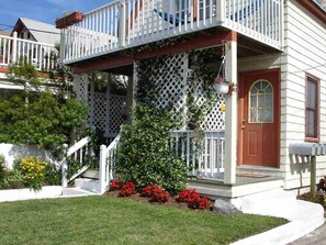 Property entrance - Angie's Guest Cottage (Virginia Beach)