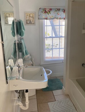 Apartment, 1 Bedroom, Kitchen, Ocean View | Bathroom | Hair dryer, towels, toilet paper - Angie's Guest Cottage (Virginia Beach)