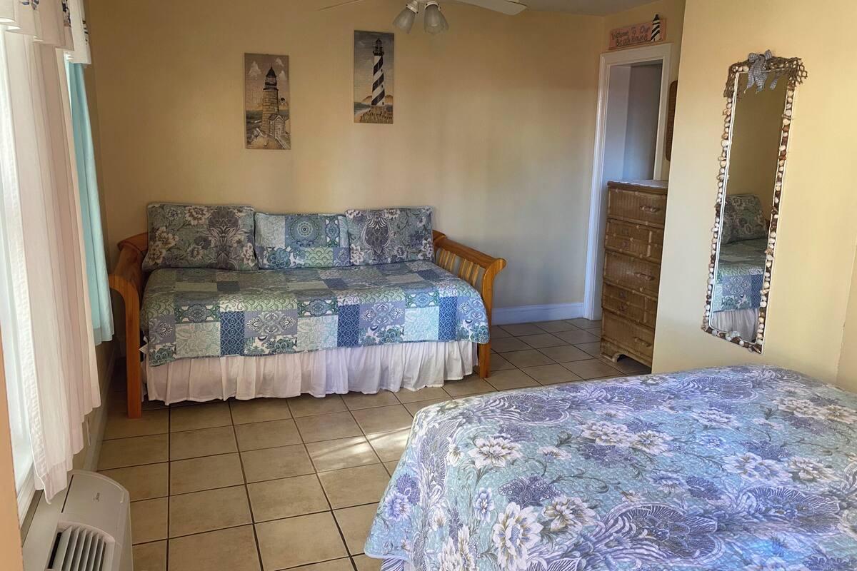 Studio, Ground Floor | Iron/ironing board, individually decorated, individually furnished