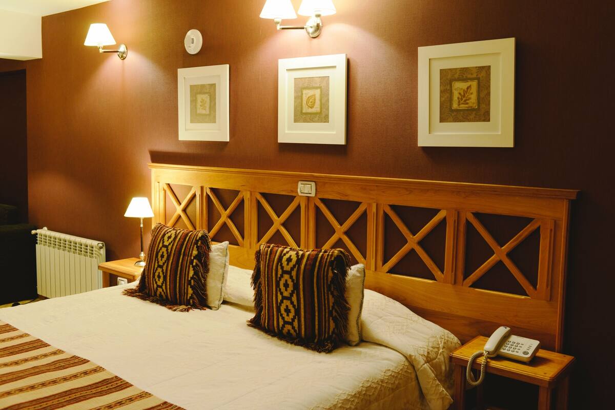 junior suite | 1 bedroom, minibar, in-room safe, blackout curtains