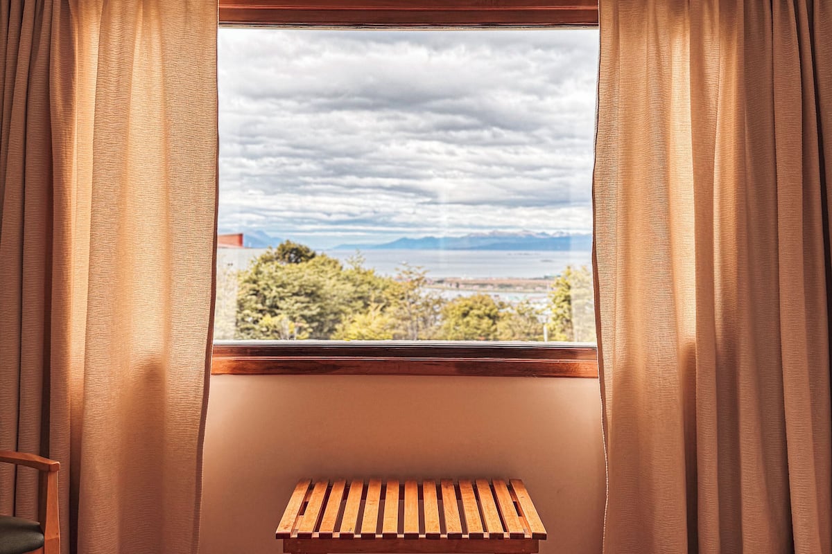 Chambre Double Standard, vue baie | 1 chambre, minibar, coffres-forts dans les chambres, rideaux occultants
