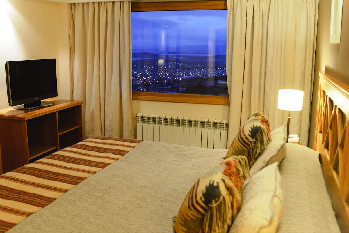 standard double room, mountain view | 1 bedroom, minibar, in-room safe, blackout curtains