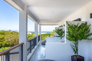 Walker Bay Suite, 1st floor in the Villa | Balcony view