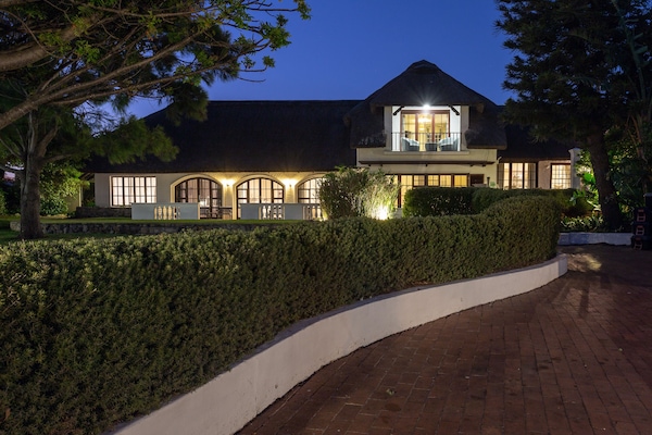 Fassade der Unterkunft – Abend/Nacht