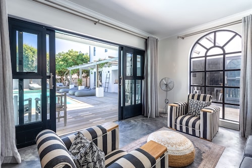 Whale Rock Luxury Lodge