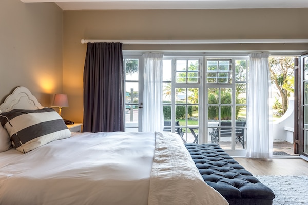 Garden Deluxe Rooms | 1 Schlafzimmer, Minibar, Zimmersafe, individuell dekoriert