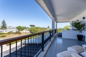 Walker Bay Suite, 1st floor in the Villa | Quang cảnh ban công