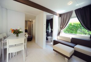 2 多间卧室、隔音、免费 WiFi、床单