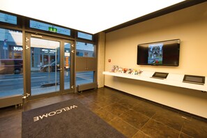 Interior entrance - easyHotel Berlin Hackescher Markt (Berlin)