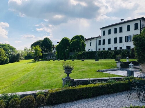 Hotel Villa Policreti