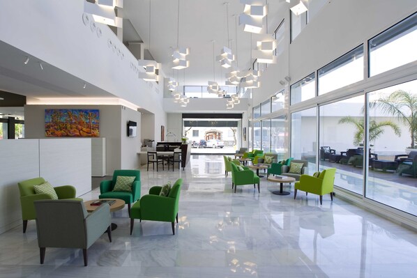 Lobby sitting area - Altafulla Mar Hotel (Altafulla)