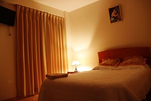 Standard Double Room | 10 bedrooms, desk, rollaway beds, free WiFi - Hotel Conquistador (Andahuaylas)