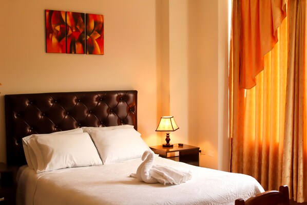 Dobbeltrom – standard | 10 soverom, skrivebord og ekstrasenger (mot et tillegg)