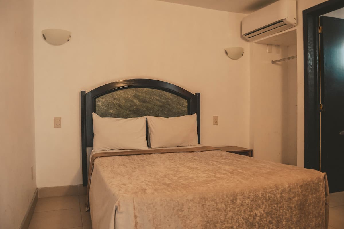 Standardzimmer, 1 Doppelbett | Schallisolierte Zimmer, Bettwäsche