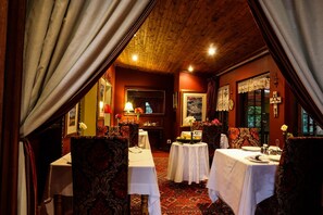 아침 식사, 점심 식사 및 저녁 식사 제공