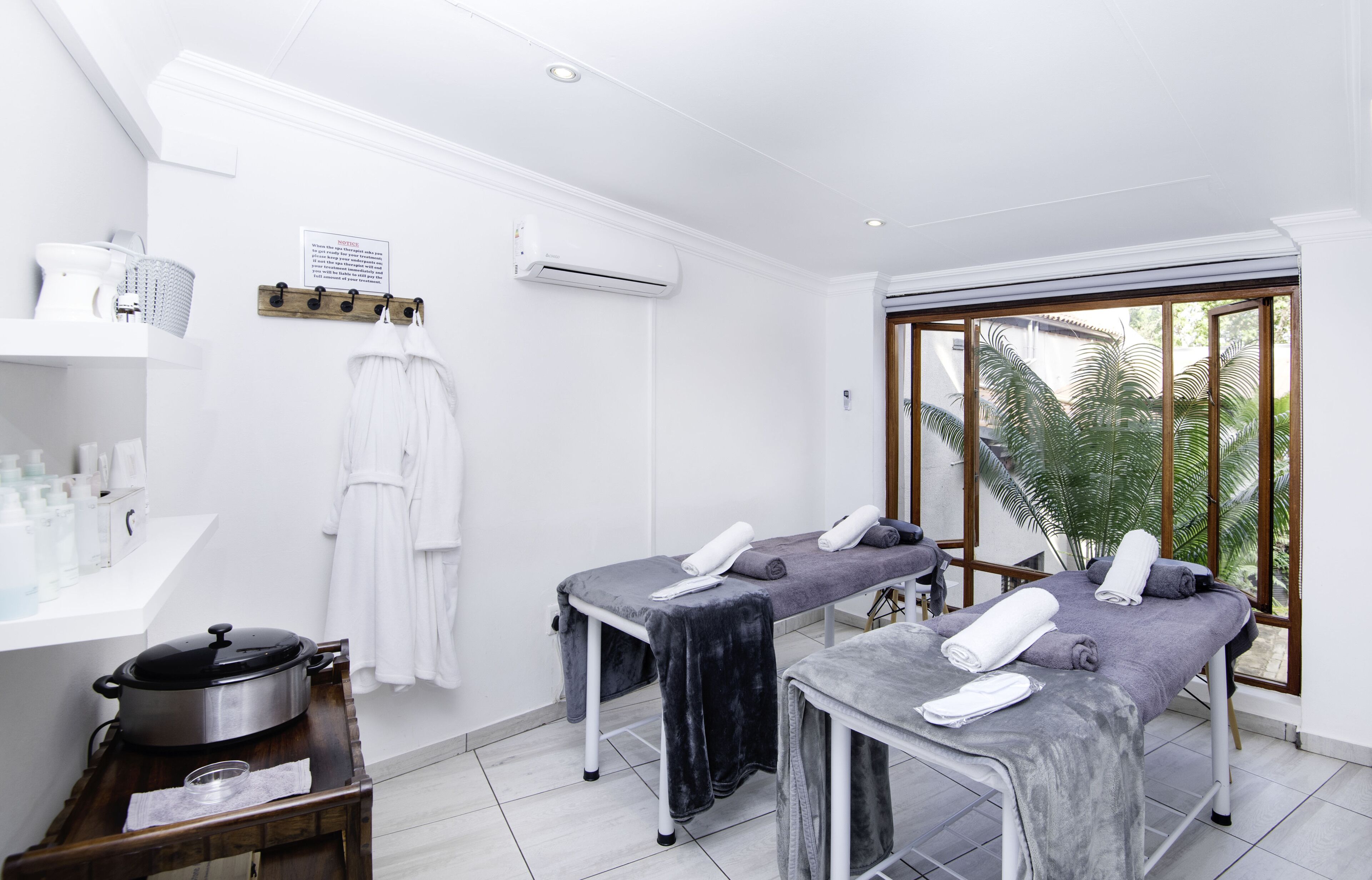Body treatments, sports massages, facials, 1 treatment room
