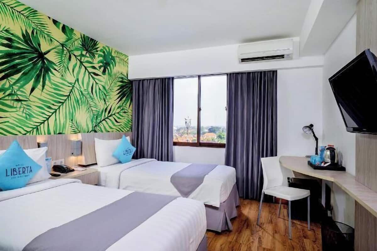 Minibar, in-room safe, desk, laptop workspace