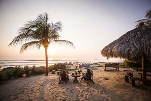 Breakfast, lunch and dinner served - Present Moment Retreat (Troncones)