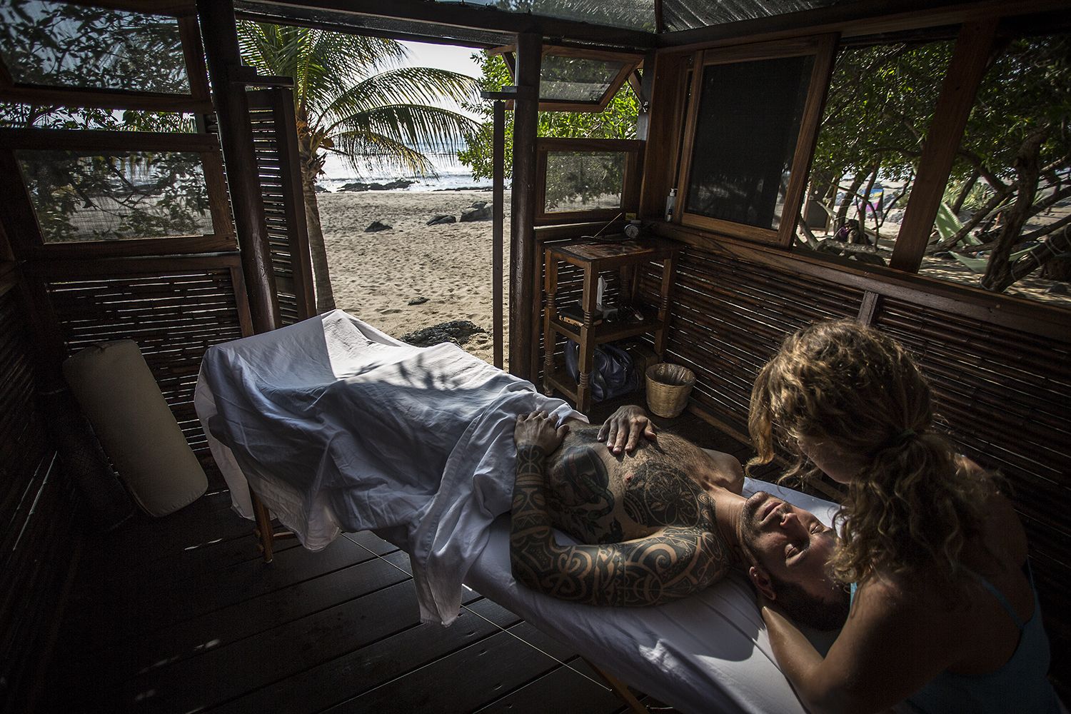 露天療程區、美體療程、芳療、深層組織按摩、瑞典式按摩、泰式按摩